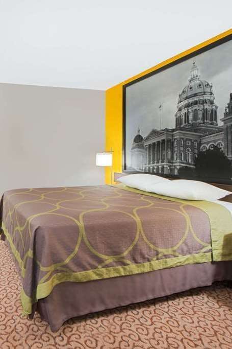 Hotel Super 8 Pella photo 3