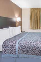Hotel Days Inn and Suites Waterloo photo 2