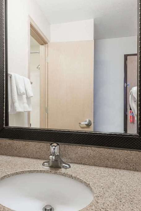 Hotel Baymont by Wyndham Santa Fe photo 5