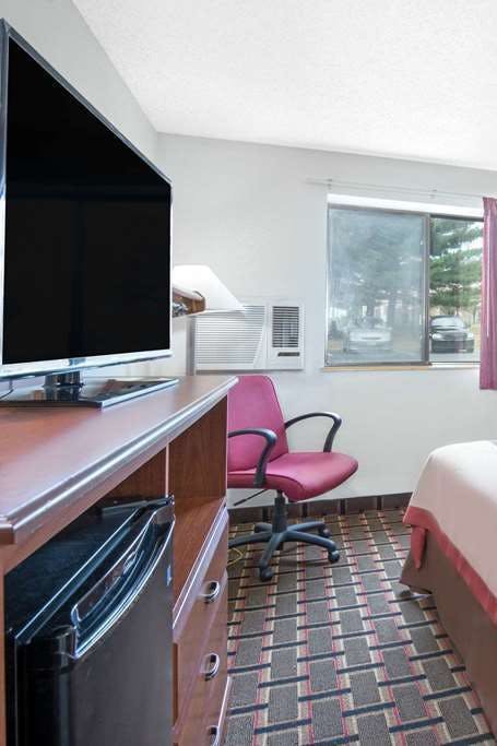 Hotel Super 8 by Wyndham Kent/Akron Area photo 4