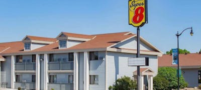 Super 8 La Crosse