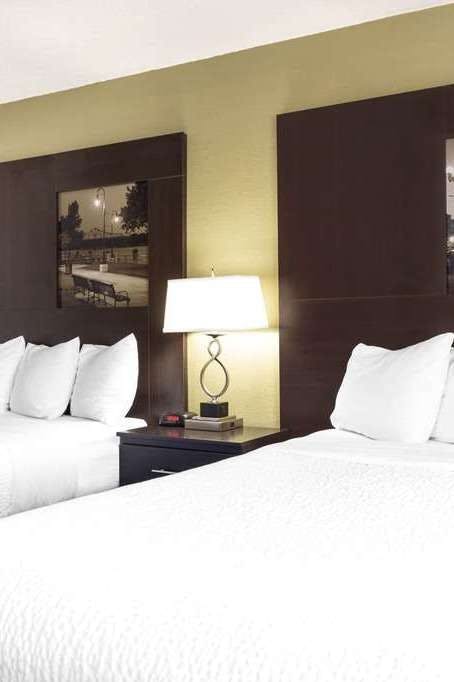 Hotel Super 8 by Wyndham La Crosse photo 2