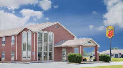 Super 8 by Wyndham Nixa/Springfield Area