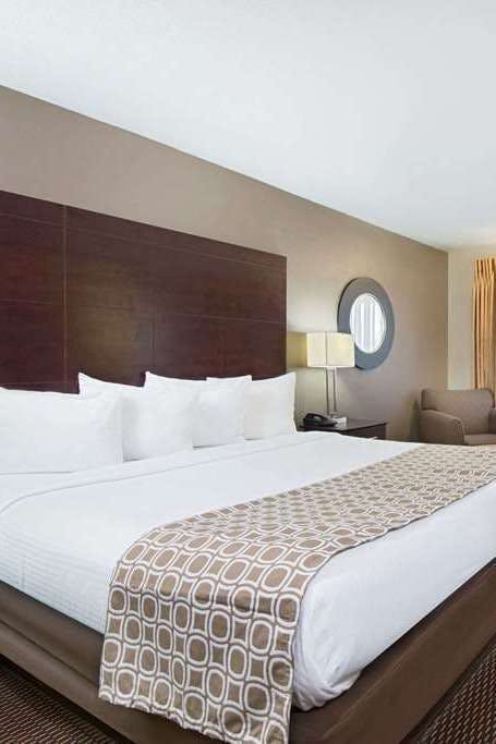 Hotel Baymont Sandusky photo 1