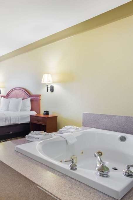 Hotel La Quinta Inn & Suites by Wyndham Belton - Temple South photo 4