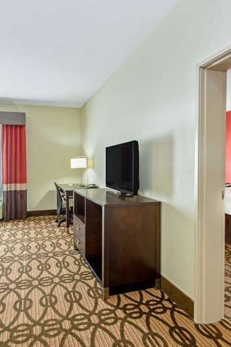 Hotel La Quinta Inn & Suites by Wyndham Leesville Ft. Polk photo 3