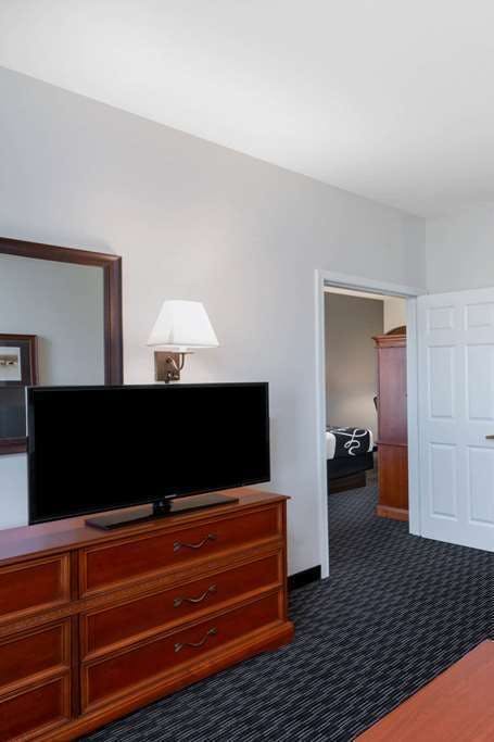 Hotel La Quinta Inn & Suites by Wyndham Rifle photo 5