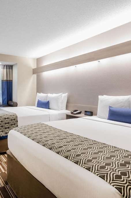 Hotel Microtel Inn & Suites by Wyndham Atlanta/Buckhead Area photo 2