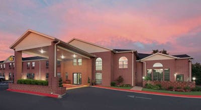 Super 8 by Wyndham Lowell/Bentonville/Rogers Area