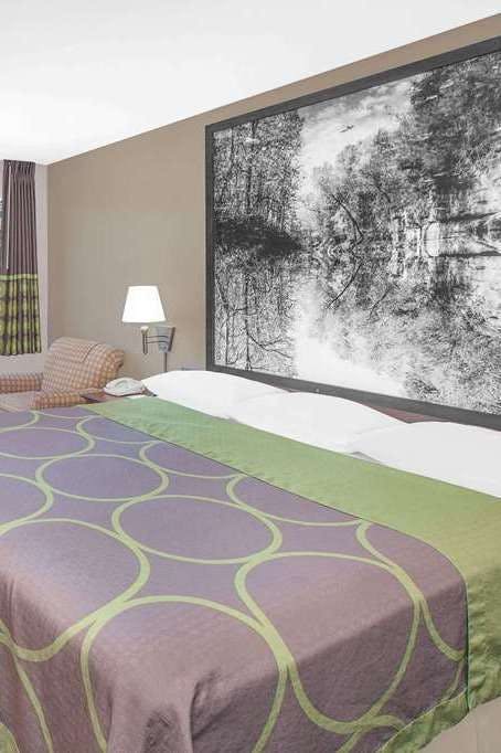 Hotel Super 8 by Wyndham Lowell/Bentonville/Rogers Area photo 1