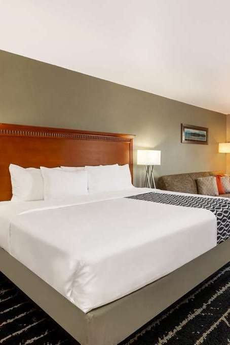 Hotel La Quinta Inn & Suites by Wyndham Vancouver photo 2