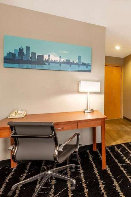 Hotel La Quinta Inn & Suites by Wyndham Vancouver photo 3