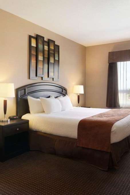 Hotel Days Inn Innisfail photo 1