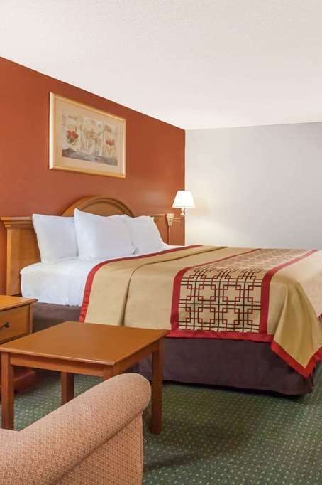 Hotel Days Inn and Suites New Iberia photo 2