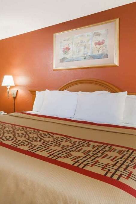 Hotel Days Inn and Suites New Iberia photo 1