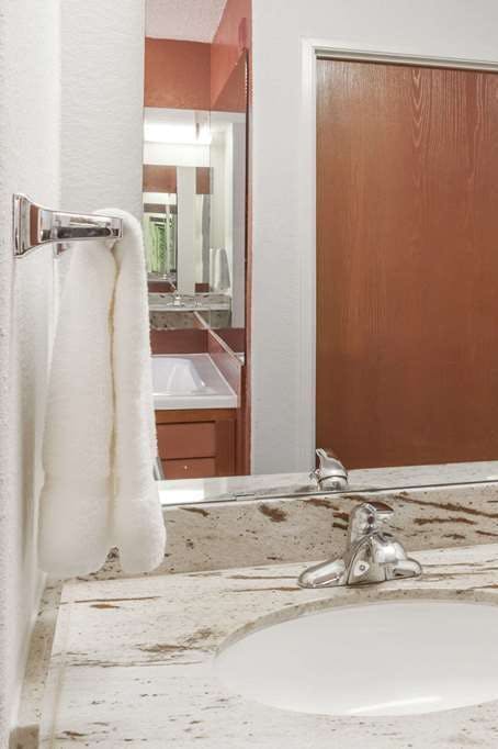 Hotel Days Inn and Suites New Iberia photo 5