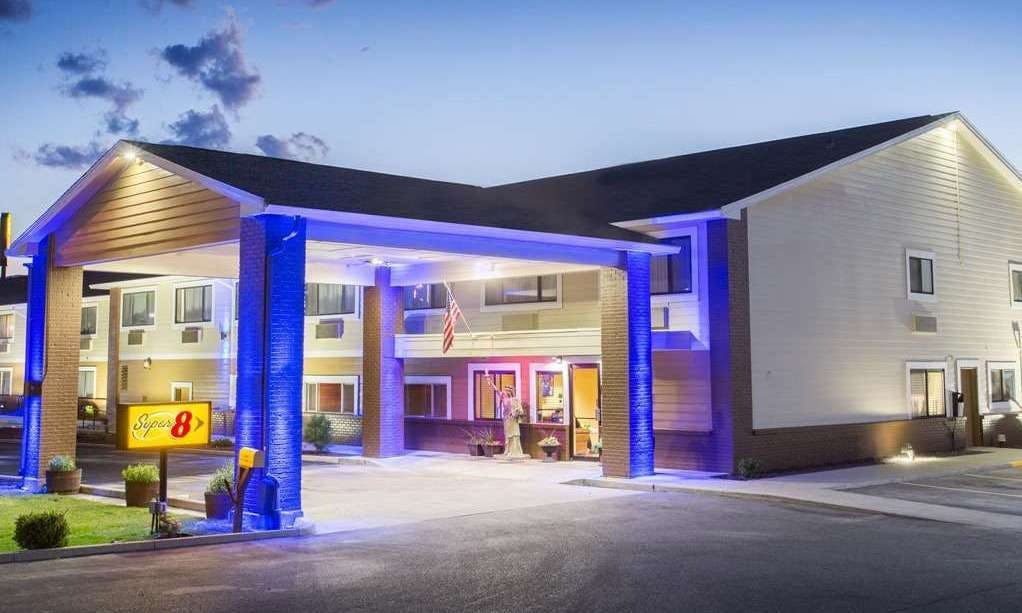 Super 8 by Wyndham Baker City