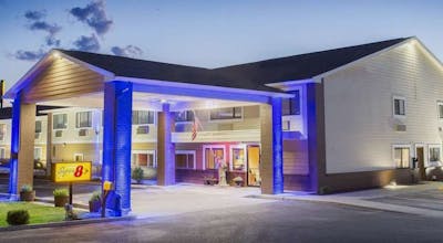 Super 8 by Wyndham Baker City