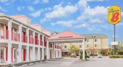 Super 8 by Wyndham Clinton