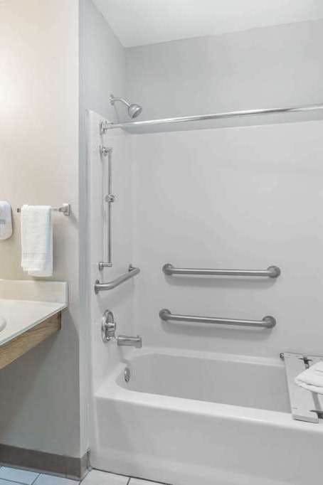 Hotel Super 8 by Wyndham Clinton photo 5