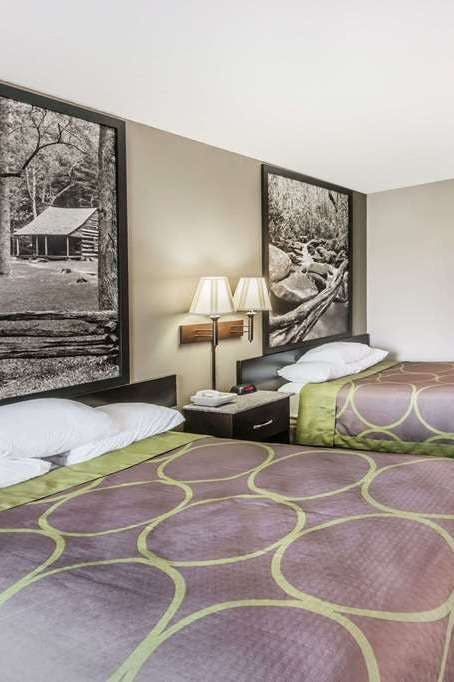 Hotel Super 8 by Wyndham Clinton photo 3