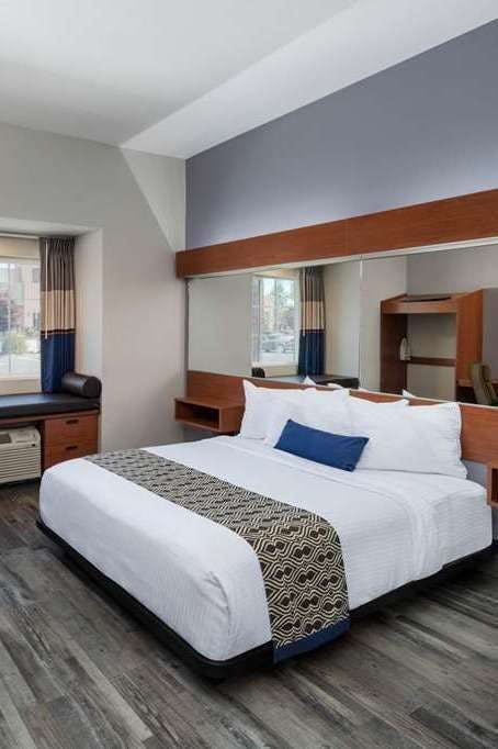 Hotel Microtel Inn & Suites by Wyndham Tracy photo 1