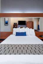 Hotel Microtel Inn & Suites by Wyndham Tracy photo 3