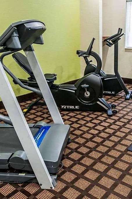 Hotel Baymont by Wyndham Richmond I-70 photo 3