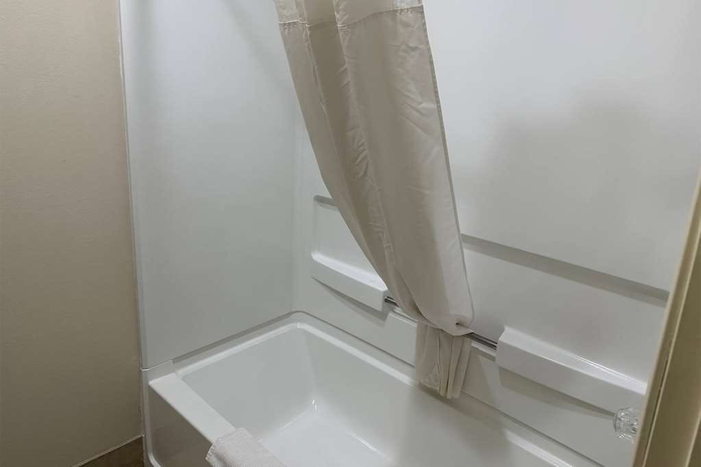 Hotel Baymont by Wyndham South Bend Near Notre Dame photo 3