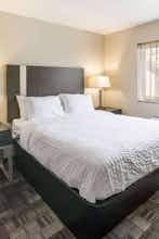 Hotel AA Green Bay Stadium photo 1