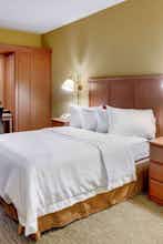 Hotel Wingate Cranberry photo 1