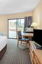Hotel Travelodge by Wyndham Bridgewater photo 5