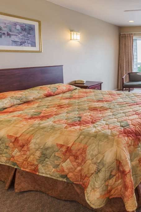 Hotel Travelodge by Wyndham Depoe Bay photo 1