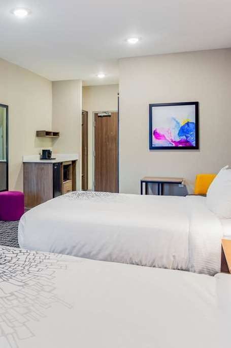 Hotel La Quinta Inn & Suites by Wyndham San Antonio Alamo City photo 1