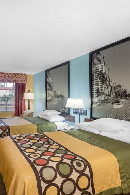 Hotel Super 8 by Wyndham Bradenton Sarasota Area photo 3