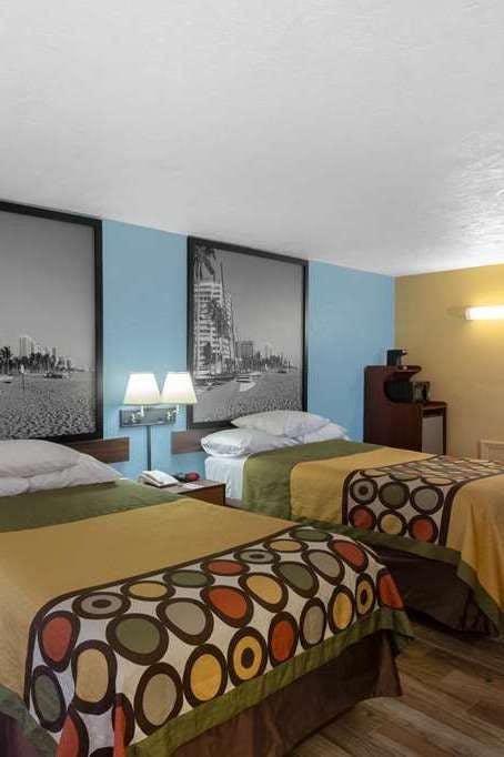 Hotel Super 8 by Wyndham Bradenton Sarasota Area photo 2