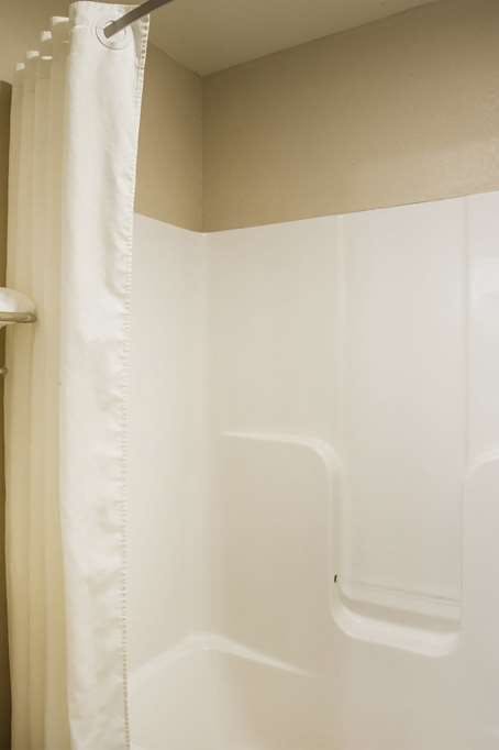 Hotel Super 8 by Wyndham Remington photo 5