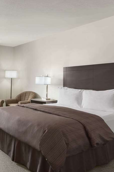 Hotel Days Inn by Wyndham Steinbach photo 2