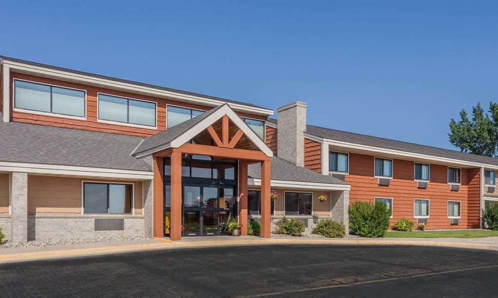 AmericInn Hutchinson