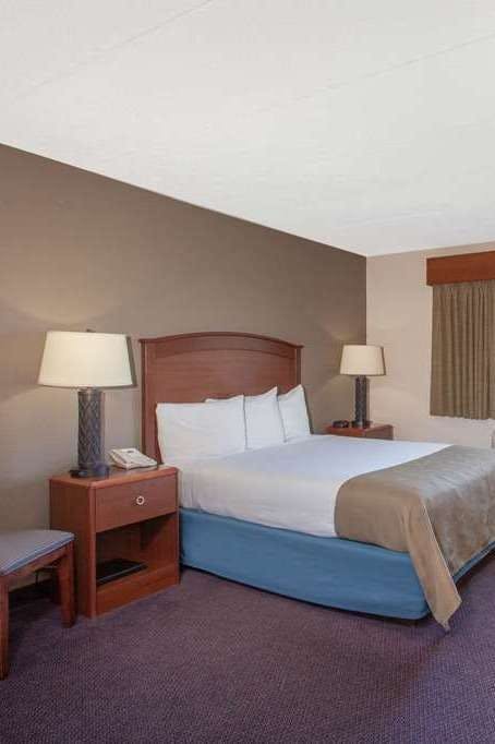 Hotel AmericInn Hutchinson photo 1