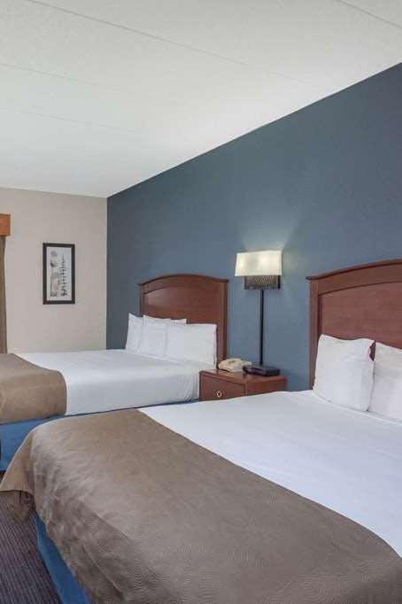 Hotel AmericInn Hutchinson photo 2