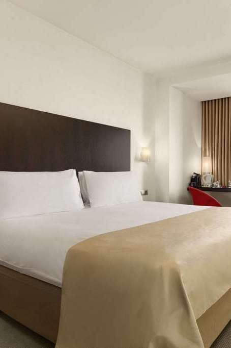 Hotel Ramada Plaza by Wyndham Bucharest Convention Center photo 1