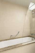 Hotel Ramada Plaza by Wyndham Bucharest Convention Center photo 3