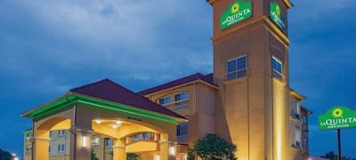 La Quinta Inn & Suites by Wyndham Tulsa Airpt / Expo Square