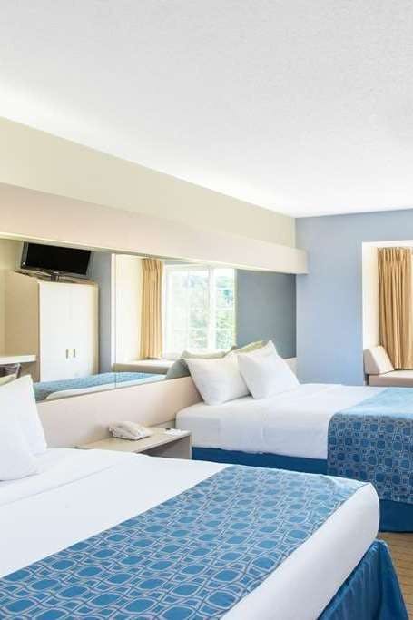 Hotel Microtel Inn & Suites by Wyndham Seneca Falls photo 1