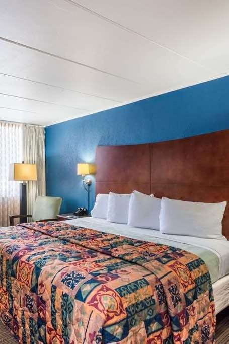 Hotel Travelodge by Wyndham Aberdeen photo 2