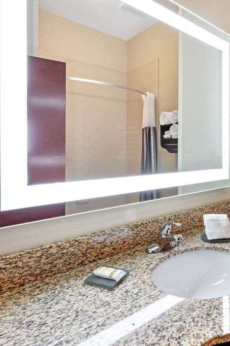 Hotel La Quinta Inn & Suites by Wyndham South Bend photo 5