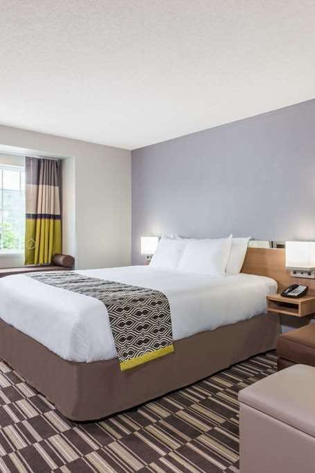 Hotel Microtel New Martinsville photo 1