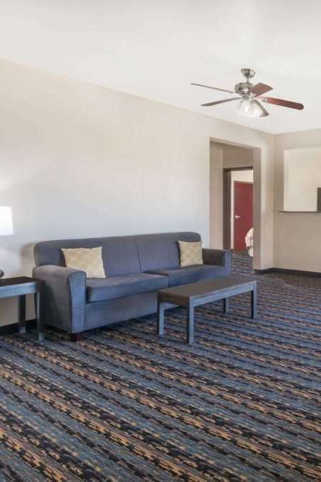 Hotel Days Inn by Wyndham Dilley photo 2