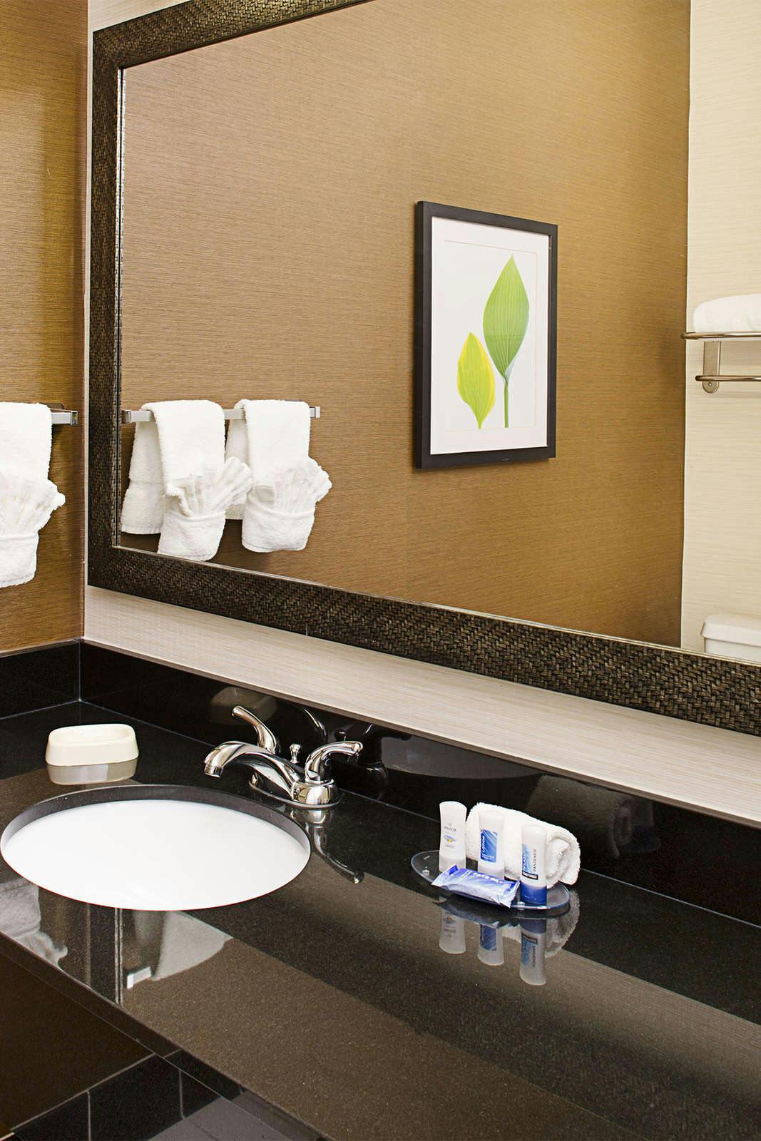 Hotel Fairfield Inn & Suites San Antonio SeaWorld/Westover Hills photo 4